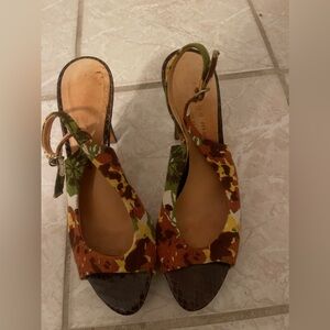 Bettye Muller, cloth front leather heel high heel. Size 40. Made in Italy.